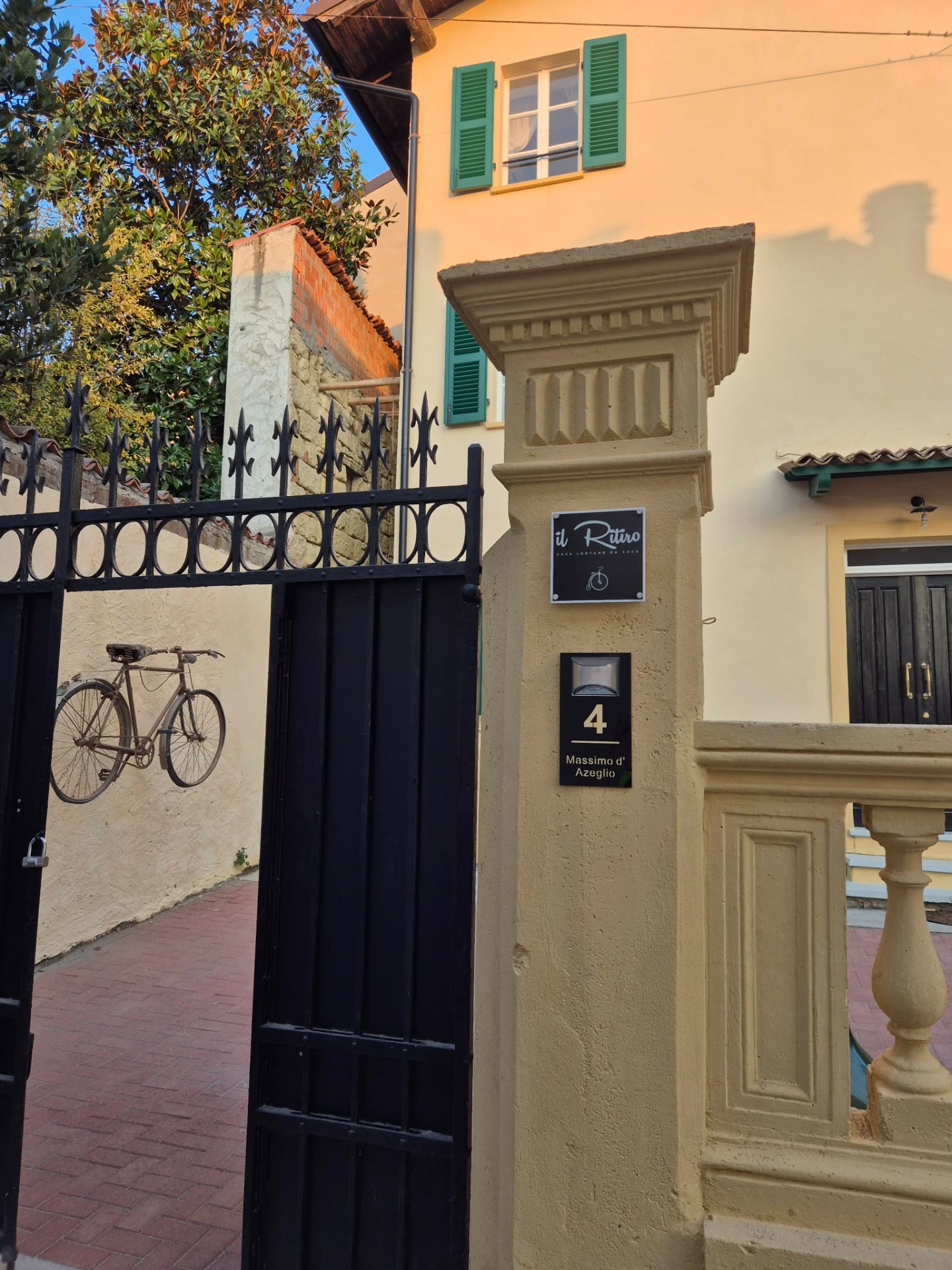 The entry of a vacation rental renovated in Vignale Monferrato, Piemonte 2025 www.ilritiro.it